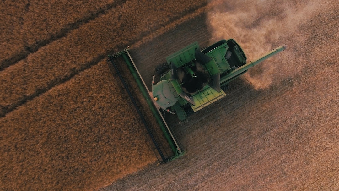 Photo Tractor, Harvesting